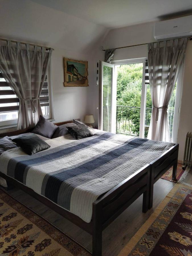 Guest House Bee Visoko Esterno foto