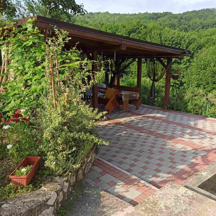 Guest House Bee Visoko Esterno foto